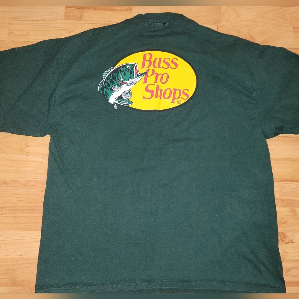 Bass Pro Shops Men's XL Extra Large Green T-shirt Classic Yellow Bass Logo